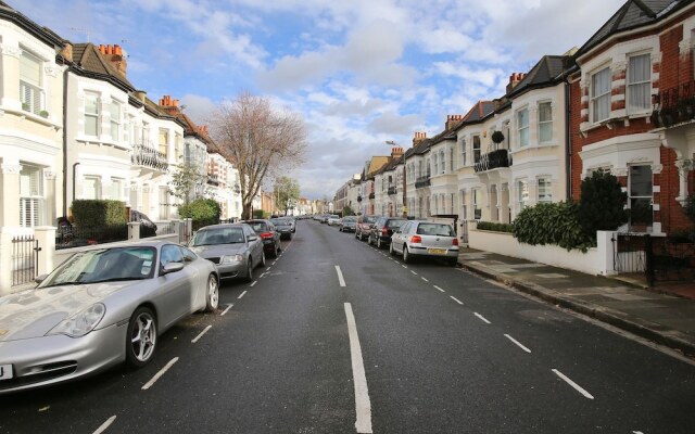 Veeve - Burnfoot Avenue