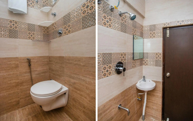 OYO 10522 Varcity Emerald