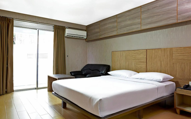 Watana Hotel