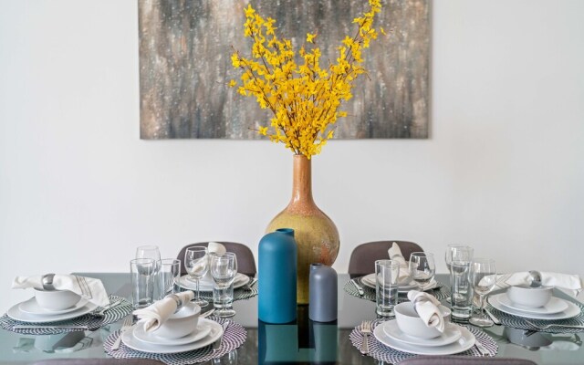 Maison Privee Tiara Diamond