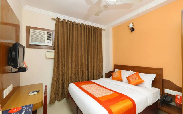 The City Manor by OYO Rooms