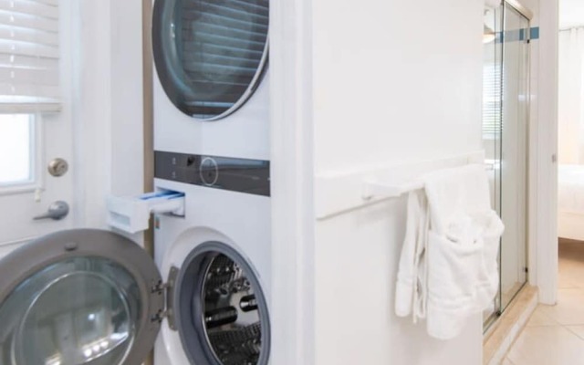 Fort Pierce - 2BD 2BA Tropical Surfside Retreat