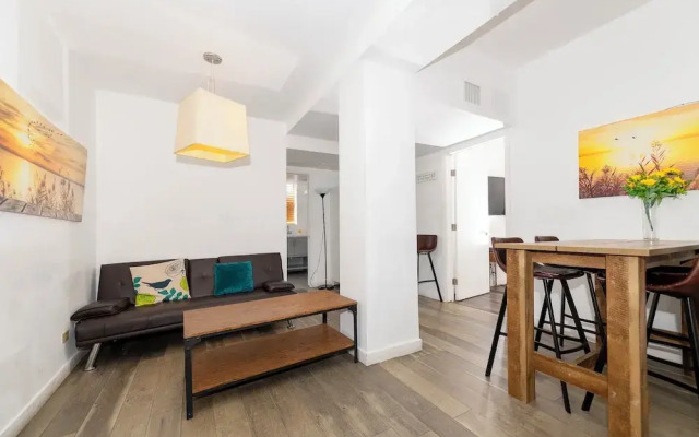 Apartments at 100 Collins