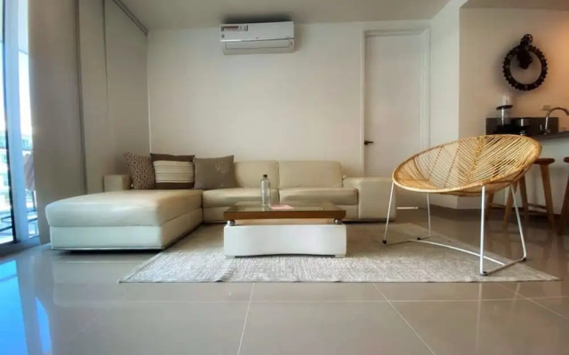 w Incredible 2BR w Unique View n AC