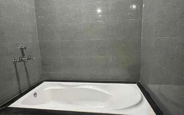 Fabhotel Kalawati Palace