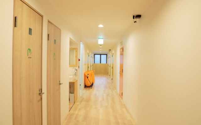 J-Hoppers Osaka Universal - Hostel