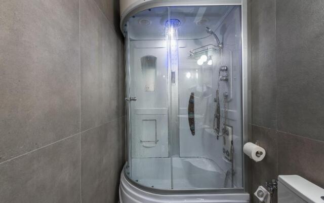 Iguana Gold Luxury Suites 1min from Ermou str