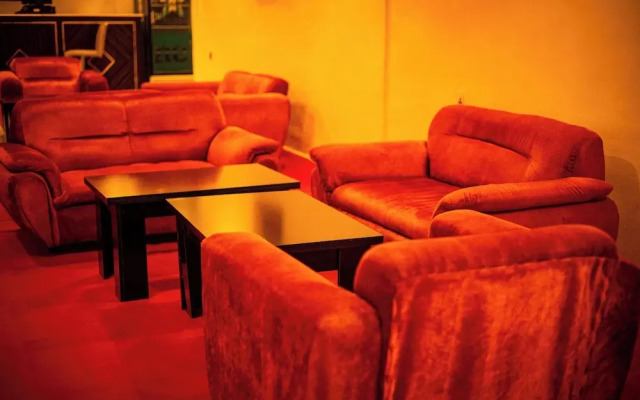 Great Western Hotel and Suites