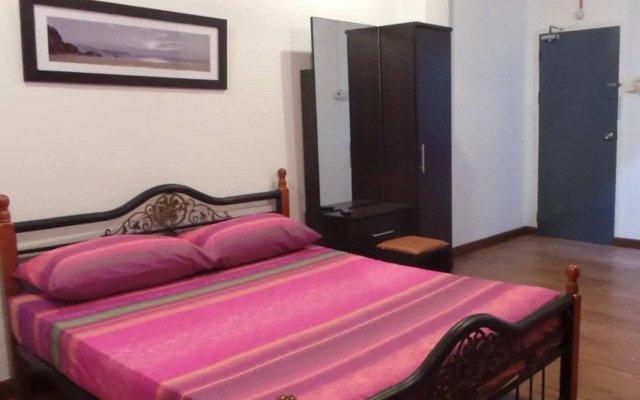 Apek Utama Hotel