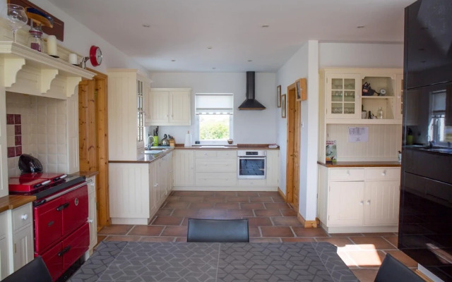 Aistara, Ballyconneely