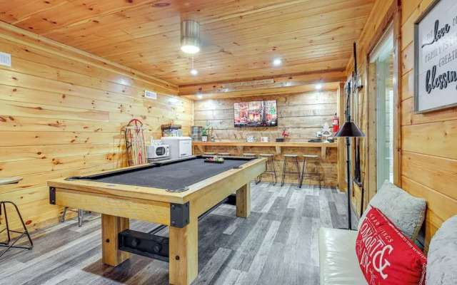 Close to Hiking & Attractions: Smoky Mtn Cabin