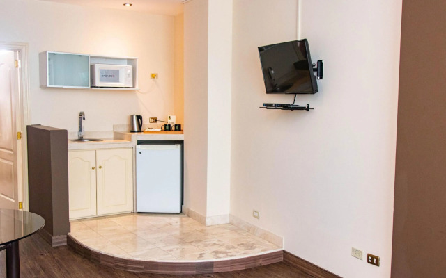 Miraflores Colon Hotel