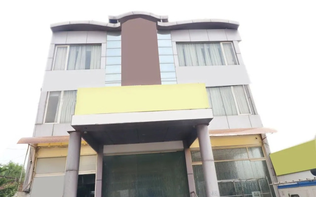 OYO 4849 Hotel Staywell