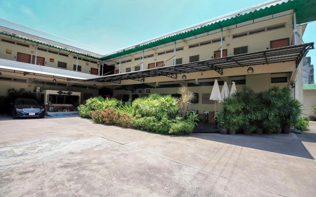 Rajata Hotel