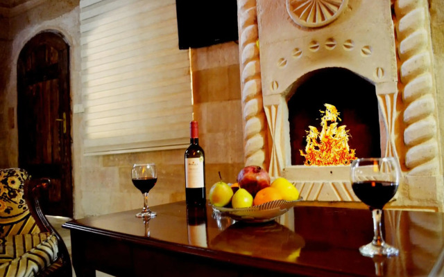 Family Cave Suites Hotel