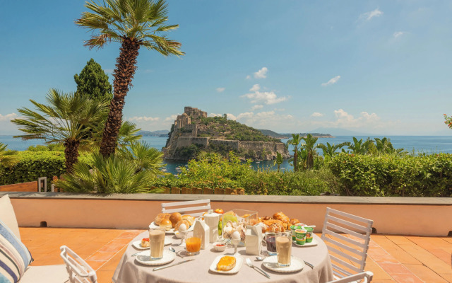 Villa To Ischia With Love