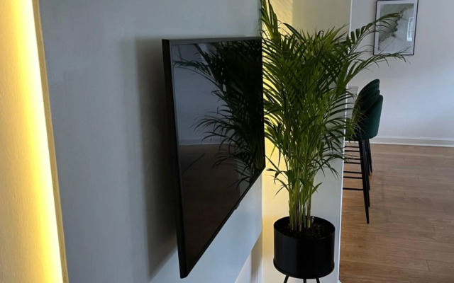 Lux 2 Bedroom Ground Floor Apartment