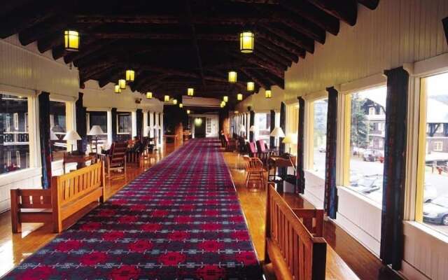 Glacier Park Lodge