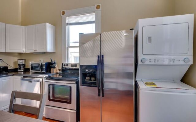 Forsyth Park 2 Bedroom Beauty