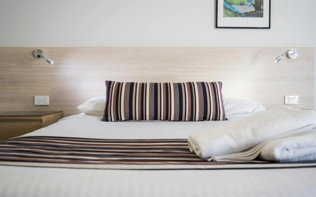 Avoca Beach Hotel
