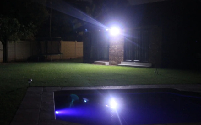 Chic & Serene 1-Bed Haven in Roodepoort