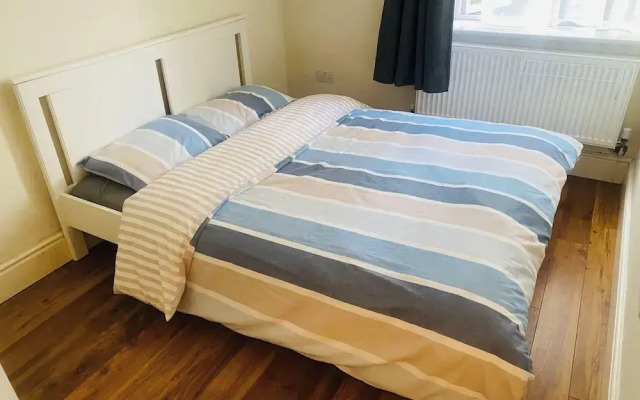 Modern Apt 3 Bedrooms Near Dundrum