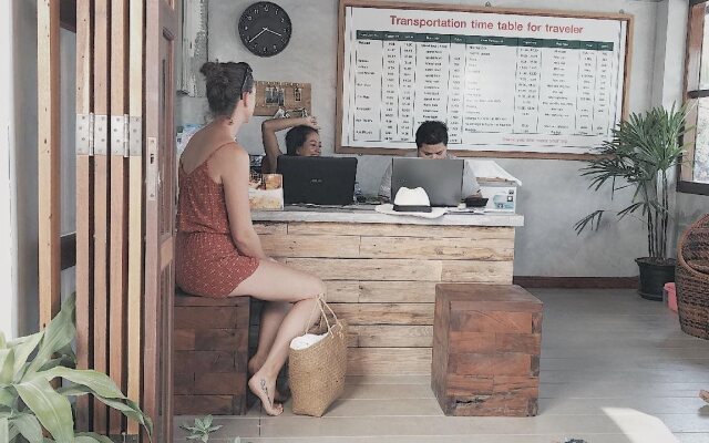 The Reef Hotel & Studios