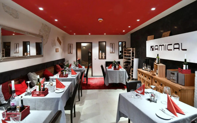 Hotel Amical