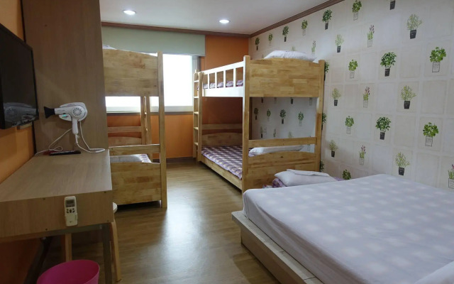 Busan Yellow Hostel Songdo Beach