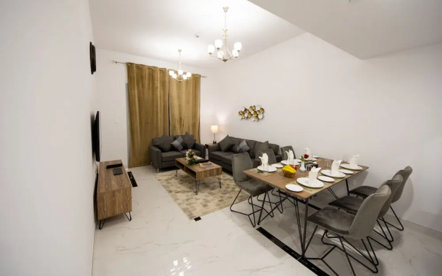 Rose Dream-Two Bedroom Furnished Apart..