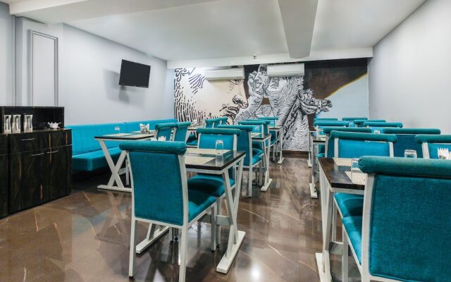 OYO 8941 Hotel Golden Leaves