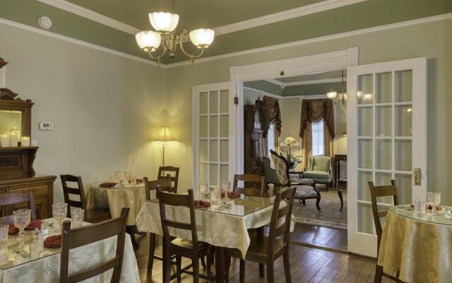Victorian House Bed & Breakfast