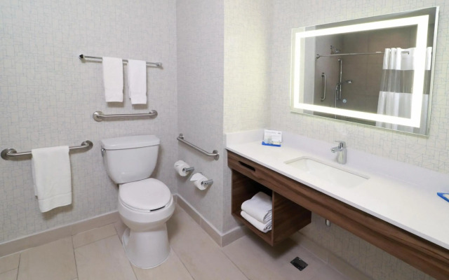 Holiday Inn Express Monterrey Fundidora by IHG