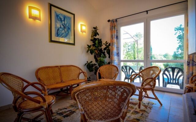 Les Chênes de lEscoutay