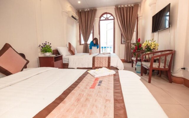 Halong Party Hostel