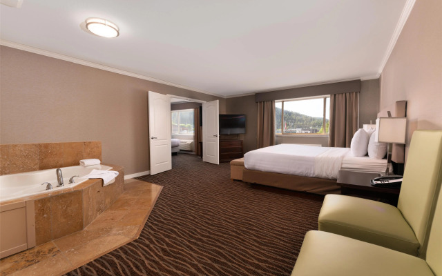 Prestige Radium Hot Springs Resort, WorldHotels Crafted
