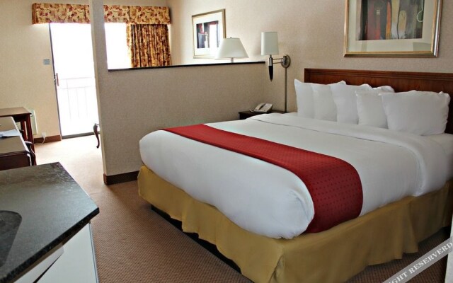 Express Suites Riverport Inn & Suites