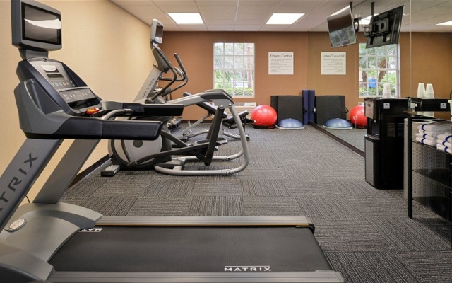 Holiday Inn Express & Suites Naples Downtown - 5th Avenue by IHG
