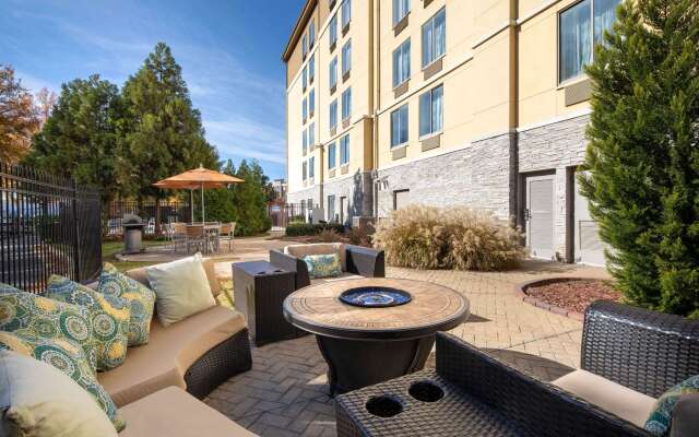 La Quinta Inn & Suites by Wyndham Atlanta Airport North