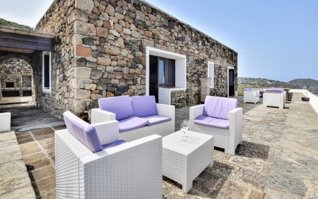 Beautiful Home in Pantelleria With Wifi and 4 Bedrooms