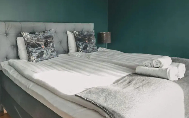 Lively Vacation Home With Free Breakfast