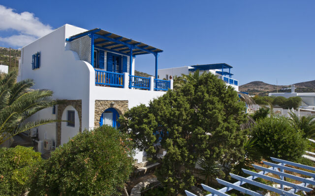 Blue Dolphin Antiparos Villas and Suites