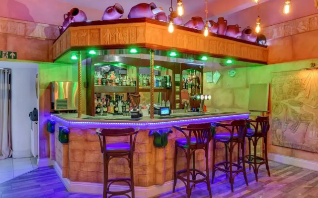 OYO Empire Hotel
