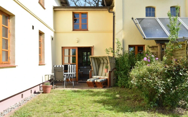 Spacious Apartment in Stove with Waterfront