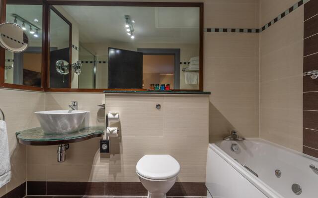 Crowne Plaza Dublin Airport by IHG