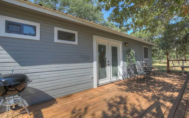 Grey Haus Casita-peaceful Hill Country Views!