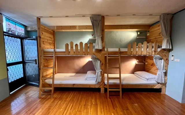 Gift Box Hostel