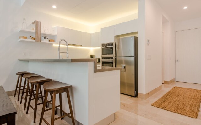 2 Bedroom Apartment Near the Beach