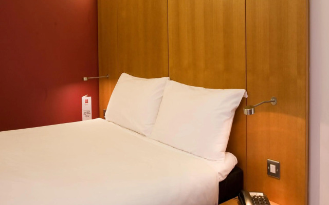 ibis Swansea