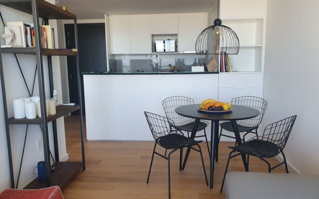 Modern Apartment First Line Beach, Montevideo UY